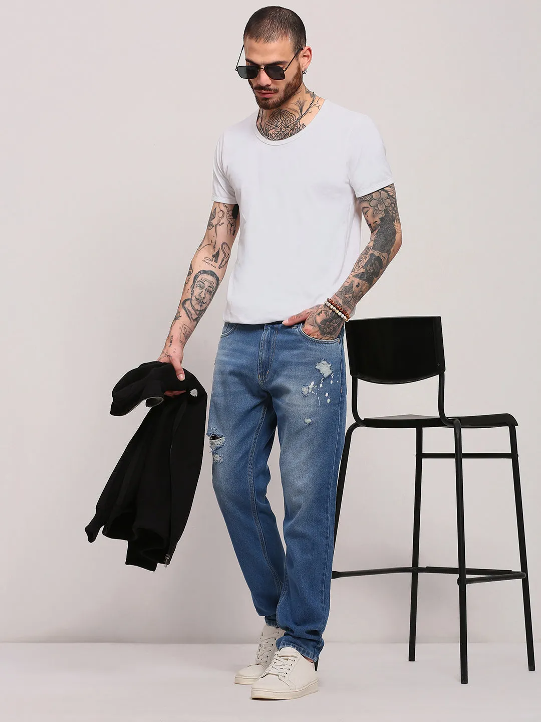 Men Blue Ripped & Splattered Mid-Wash Jeans