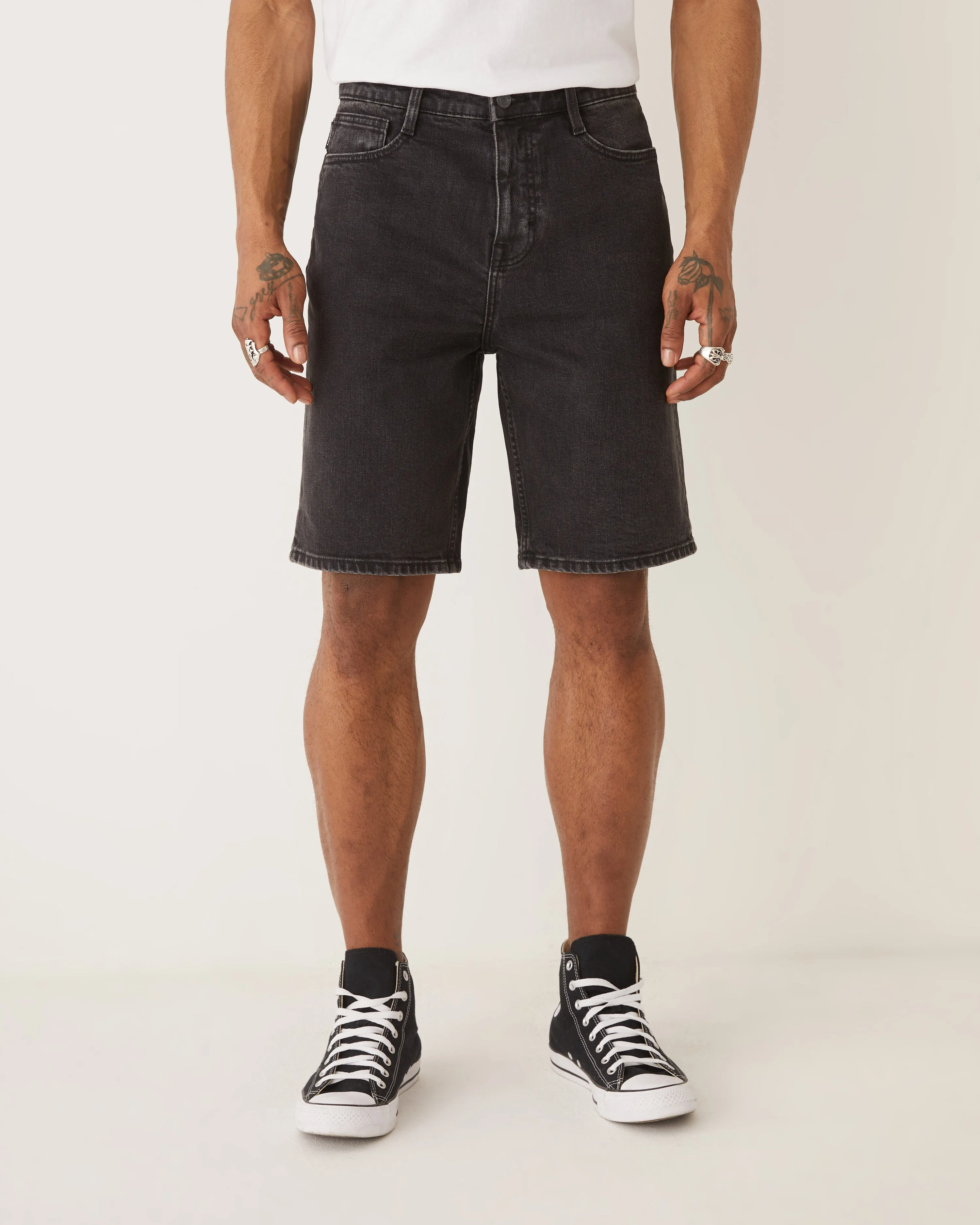 The Nolan Straight Fit 10in Short in Washed Black