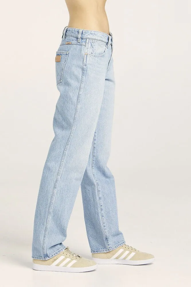 WRANGLER LOW RISE CLAUDIA STRAIGHT - BLUE STARDUST